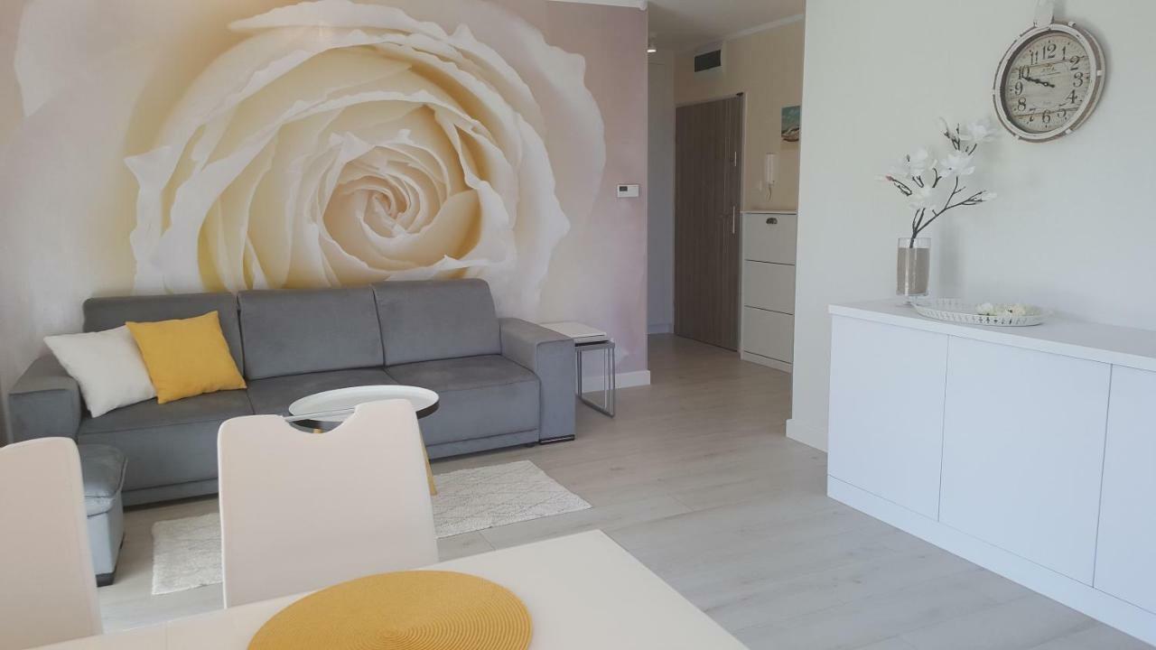 Apartamento Z Widokiem Na Morze Rewal Exterior foto